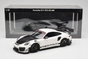 Porsche 911 991.2 GT2 RS Manthey Racing Baltas Minichamps 1:18 MR-911-GT3RS-1802-W Metalas - nuotrauka 6 iš 6