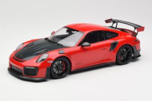 Porsche 911 GT2 RS 991.2 Raudonas Juodi Ratai Minichamps 1:18 155068307 Metalas