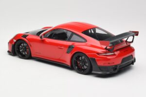 Porsche 911 GT2 RS 991.2 Raudonas Juodi Ratai Minichamps 1:18 155068307 Metalas - nuotrauka 5 iš 6