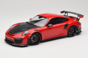 Porsche 911 GT2 RS 991.2 Raudonas Juodi Ratai Minichamps 1:18 155968307 Metalas