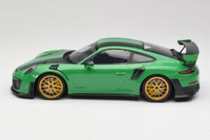 Porsche 911 991.2 GT2 RS Weissach Package British Racing Žalias & Auksiniai Ratai Minichamps 1:18 153068318 Metalas - nuotrauka 3 iš 6