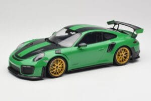 Porsche 911 991.2 GT2 RS Weissach Package British Racing Žalias & Auksiniai Ratai Minichamps 1:18 153068318 Metalas