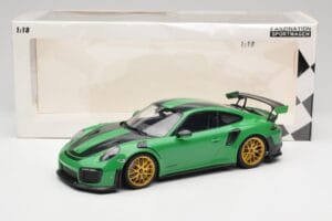 Porsche 911 991.2 GT2 RS Weissach Package British Racing Žalias & Auksiniai Ratai Minichamps 1:18 153068318 Metalas - nuotrauka 6 iš 6