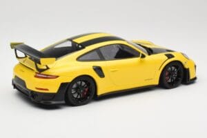 Porsche 911 991.2 GT2 RS Weissach Package Geltonas su Juodais Ratais Minichamps 1:18 155068311 Metalas - nuotrauka 2 iš 6