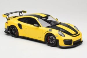 Porsche 911 991.2 GT2 RS Weissach Package Geltonas su Juodais Ratais Minichamps 1:18 155068311 Metalas - nuotrauka 4 iš 6