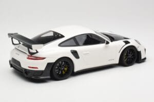 Porsche 911 991.2 GT2 RS Baltas su Juodais Ratais Minichamps 1:18 155068310 Metalas - nuotrauka 2 iš 6