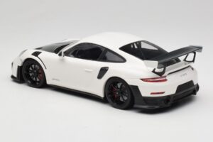 Porsche 911 991.2 GT2 RS Baltas Minichamps 1:18 155068301 Metalas - nuotrauka 5 iš 6