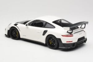 Porsche 911 991.2 GT2 RS Baltas su Juodais Ratais Minichamps 1:18 155068310 Metalas - nuotrauka 5 iš 6