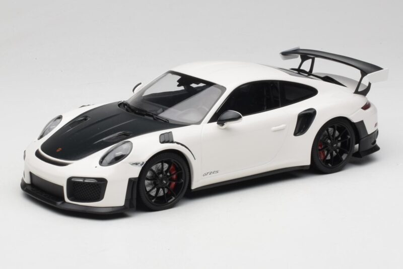 Porsche 911 991.2 GT2 RS Baltas Minichamps 1:18 155068301 Metalas