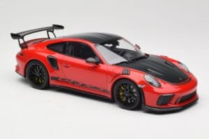 Porsche 911 991.2 GT3 RS Weissach Package Guards Red Juodi Ratlankiai Minichamps 1:18 153068223 Metalas - nuotrauka 4 iš 6