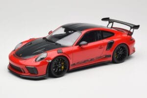 Porsche 911 991.2 GT3 RS Weissach Package Guards Red Juodi Ratlankiai Minichamps 1:18 153068223 Metalas