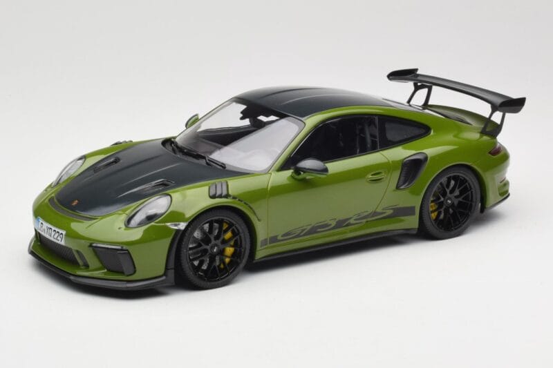 Porsche 911 991.2 GT3 RS Weissach Package Lizard Green Wording & Juodi Magnio Ratai Minichamps 1:18 155068232 Metalas