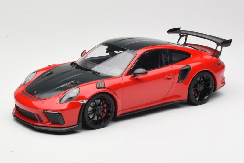 Porsche 911 991.2 GT3 RS Weissach Package Raudonas su Juodais Ratais Minichamps 1:18 155068230 Metalas