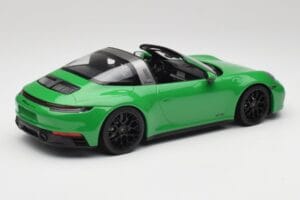 Porsche 911 991.2 Targa 4 GTS British Racing Žalias Minichamps 1:18 155061065 Metalas - nuotrauka 2 iš 6