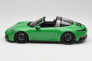 Porsche 911 991.2 Targa 4 GTS British Racing Žalias Minichamps 1:18 155061065 Metalas - nuotrauka 3 iš 6
