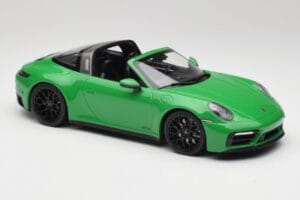 Porsche 911 991.2 Targa 4 GTS British Racing Žalias Minichamps 1:18 155061065 Metalas - nuotrauka 4 iš 6