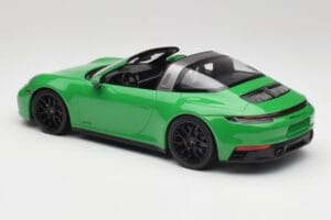 Porsche 911 991.2 Targa 4 GTS British Racing Žalias Minichamps 1:18 155061065 Metalas - nuotrauka 5 iš 6