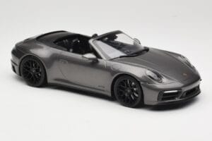 Porsche 911 992 Carrera 4 GTS Kabrioletas Grey Metallic Minichamps 1:18 155063031 Metalas - nuotrauka 4 iš 6