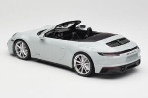 Porsche 911 992 Carrera 4 GTS Kabrioletas Pilkas Minichamps 1:18 155063034 Metalas - nuotrauka 4 iš 6