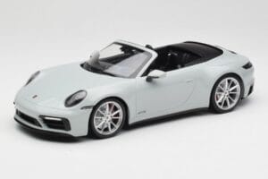 Porsche 911 992 Carrera 4 GTS Kabrioletas Pilkas Minichamps 1:18 155063034 Metalas