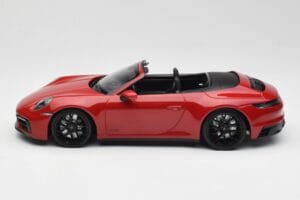 Porsche 911 992 Carrera 4 GTS Kabrioletas Raudonas Minichamps 1:18 155063032 Metalas - nuotrauka 3 iš 6
