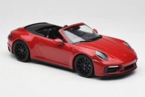 Porsche 911 992 Carrera 4 GTS Kabrioletas Raudonas Minichamps 1:18 155063032 Metalas - nuotrauka 4 iš 6