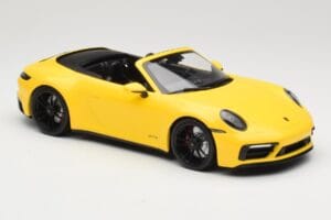 Porsche 911 992 Carrera 4 GTS Kabrioletas Geltonas Minichamps 1:18 155063030 Metalas - nuotrauka 4 iš 6