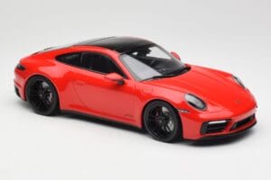 Porsche 911 992 Carrera 4 GTS Raudonas Minichamps 1:18 155063100 Metalas - nuotrauka 4 iš 6