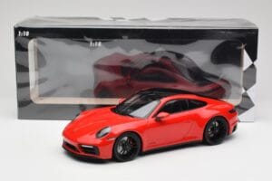 Porsche 911 992 Carrera 4 GTS Raudonas Minichamps 1:18 155063100 Metalas - nuotrauka 6 iš 6