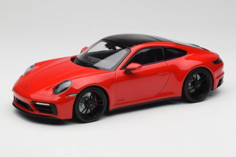 Porsche 911 992 Carrera 4 GTS Raudonas Minichamps 1:18 155063100 Metalas