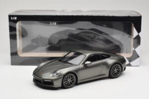 Porsche 911 992 Carrera 4S Aventurine Green Metallic Minichamps 1:18 155067328 Metalas - nuotrauka 6 iš 6