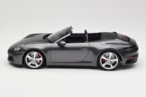 Porsche 911 992 Carrera 4S Kabrioletas Agate Grey Metallic Minichamps 1:18 155067336 Metalas - nuotrauka 3 iš 6
