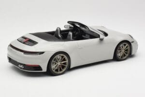 Porsche 911 992 Carrera 4S Kabrioletas Pilkas Minichamps 1:18 155067335 Metalas - nuotrauka 2 iš 6