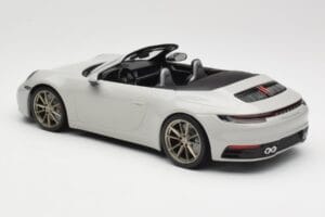 Porsche 911 992 Carrera 4S Kabrioletas Pilkas Minichamps 1:18 155067335 Metalas - nuotrauka 5 iš 6