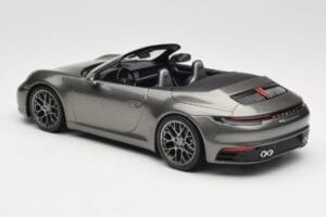 Porsche 911 992 Carrera 4S Kabrioletas Mamba Green Metallic Minichamps 1:18 155067337 Metalas - nuotrauka 5 iš 6