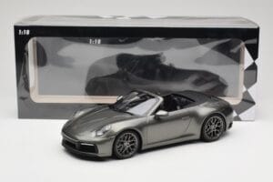Porsche 911 992 Carrera 4S Kabrioletas Mamba Green Metallic Minichamps 1:18 155067337 Metalas - nuotrauka 6 iš 6