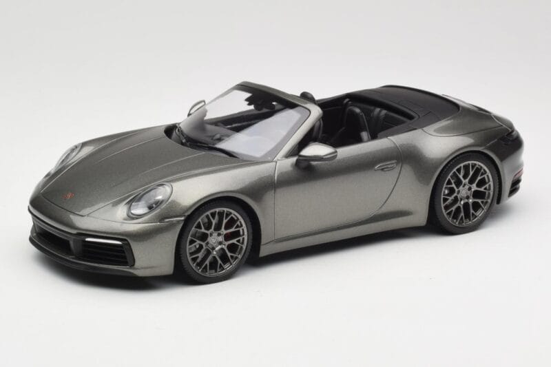 Porsche 911 992 Carrera 4S Kabrioletas Mamba Green Metallic Minichamps 1:18 155067337 Metalas