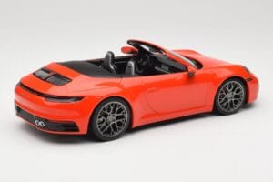 Porsche 911 992 Carrera 4S Kabrioletas Oranžinis Minichamps 1:18 155067334 Metalas - nuotrauka 2 iš 6