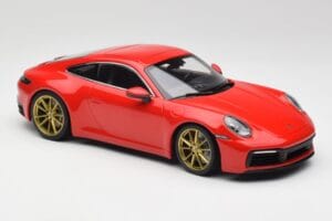 Porsche 911 992 Carrera 4S Guards Raudonas & Auksiniai Ratai Minichamps 1:18 153067328 Metalas - nuotrauka 4 iš 6