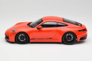 Porsche 911 992 Carrera 4S Lava Oranžinis Minichamps 1:18 155067327 Metalas - nuotrauka 3 iš 6