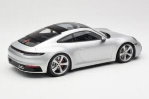 Porsche 911 992 Carrera 4S Sidabrinis Minichamps 1:18 155067322 Metalas - nuotrauka 2 iš 6