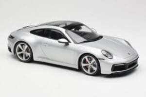 Porsche 911 992 Carrera 4S Sidabrinis Minichamps 1:18 155067322 Metalas - nuotrauka 4 iš 6