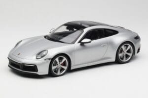 Porsche 911 992 Carrera 4S Sidabrinis Minichamps 1:18 155067322 Metalas