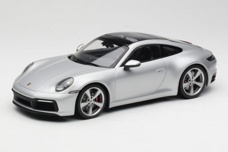Porsche 911 992 Carrera 4S Sidabrinis Minichamps 1:18 155067322 Metalas
