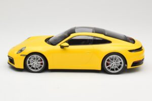 Porsche 911 992 Carrera 4S Geltonas Minichamps 1:18 155067320 Metalas - nuotrauka 3 iš 6