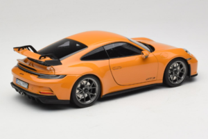 Porsche 911 992 GT3 Bahama Yellow Norev 1:18 187387 Metalas - nuotrauka 3 iš 8
