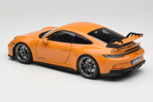 Porsche 911 992 GT3 Bahama Yellow Norev 1:18 187387 Metalas - nuotrauka 7 iš 8