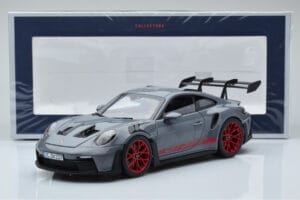 Porsche 911 992 GT3 RS Arctic Pilkas Pyro Raudonas Norev 1:18 187350 Metalas - nuotrauka 8 iš 8