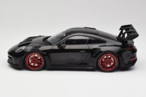 Porsche 911 992 GT3 RS Juodas & Raudoni Ratai & Juodas Dekoras Minichamps 1:18 153062240 Metalas - nuotrauka 3 iš 6