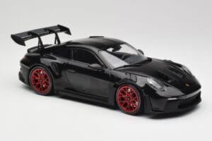 Porsche 911 992 GT3 RS Juodas & Raudoni Ratai & Juodas Dekoras Minichamps 1:18 153062240 Metalas - nuotrauka 4 iš 6